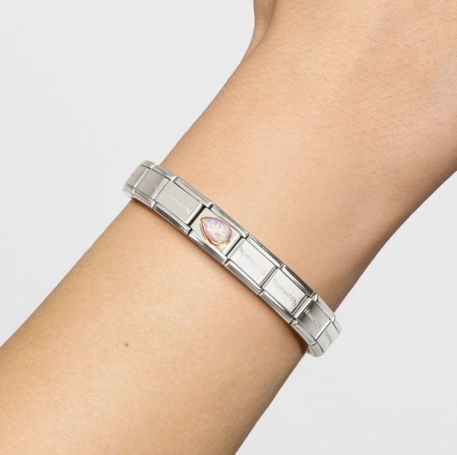 Nomination Link 9K zawieszka złoto Kropla Różowy Opal skierowany w lewo 430513 38.jpg